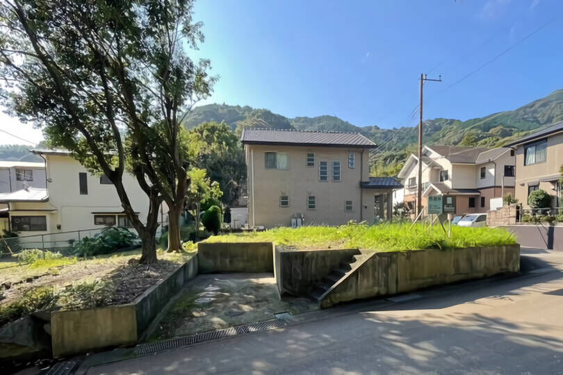 湯河原町鍛冶屋 閑静な住宅地内 約46坪 角地