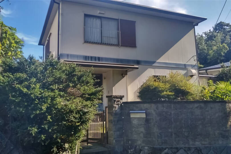 湯河原町吉浜 庭付き・二面バルコニー 部屋数豊富な5...