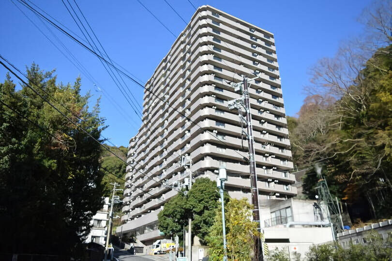 ライオンズタワー奥湯河原 共用施設充実・四季の景色を...
